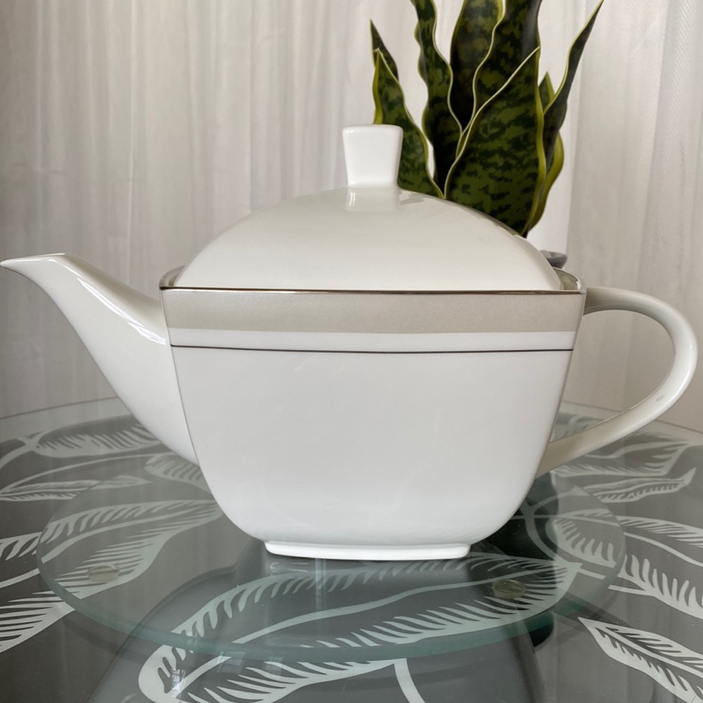 Mikasa Millenium Platinum RARE Teapot serve 5 cups